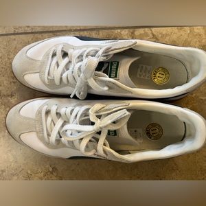 Puma casual tennis shoe Men’s